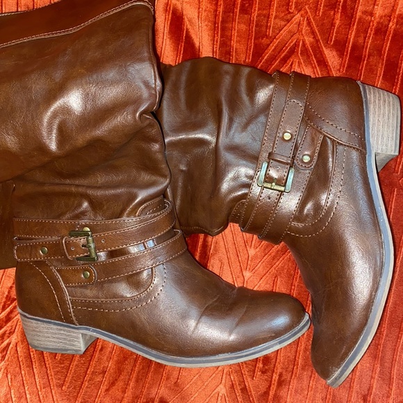 SO brown boots - Picture 2 of 4